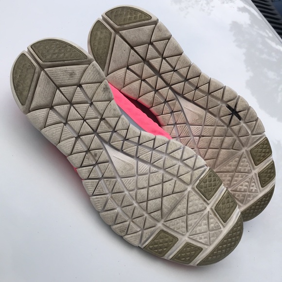 Neon Nike training sneakers - Picture 8 of 13